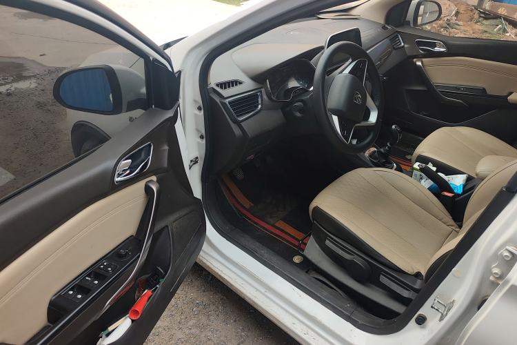 Used Baojun 310W 2017 1.5L Manual Fashion Model China V
