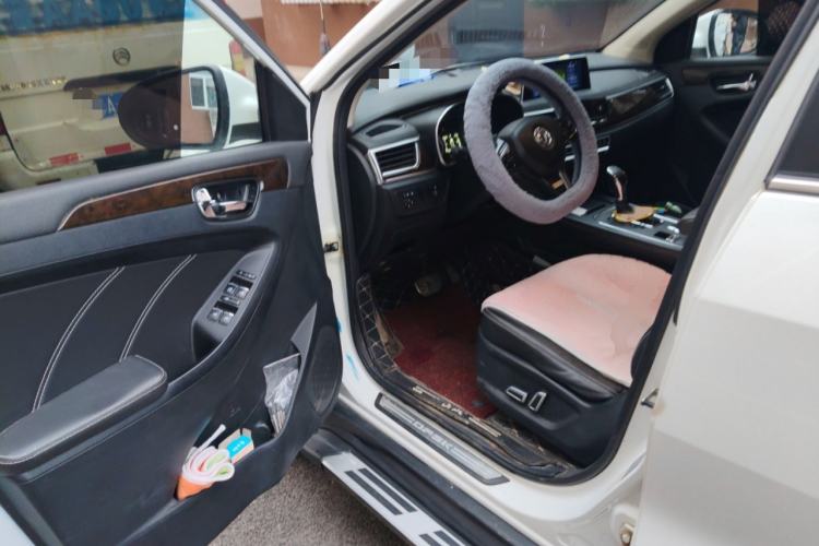 Used Dongfeng Fengon 580 2017 1.5T CVT Smart Style Model Interior 3