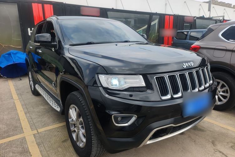 Used Jeep Grand Cherokee 2015 3.0L Elite Navigation Edition Front Right 45 Deg