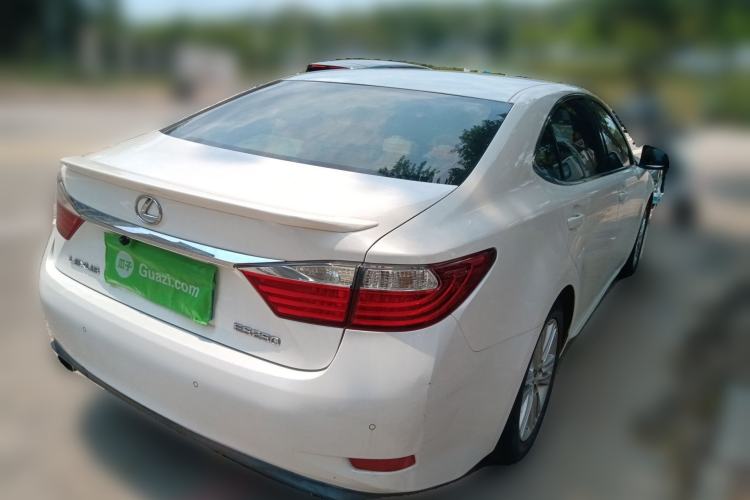 Used Lexus ES 2014 250 Elite Edition Rear Right 45 Deg