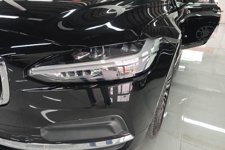 Used Volvo S90 2024 B5 Zhiyi Luxury Edition
