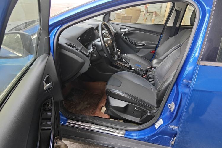 Used Ford Focus 2012 Hatchback 1.6L Automatic Fashion Edition
