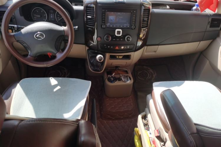 Used King Long Kaite 2018 2.8T Shangchai Business Vehicle SC28R