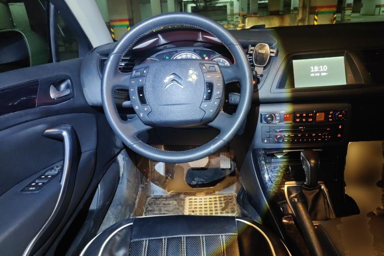 Used Citroen C5 2014 2.0L Automatic Luxury Edition Steering Wheel