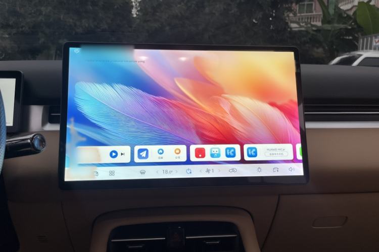 Used Landian E5 PLUS 2025 165 km Long-Range Version Pro 7-Seater
