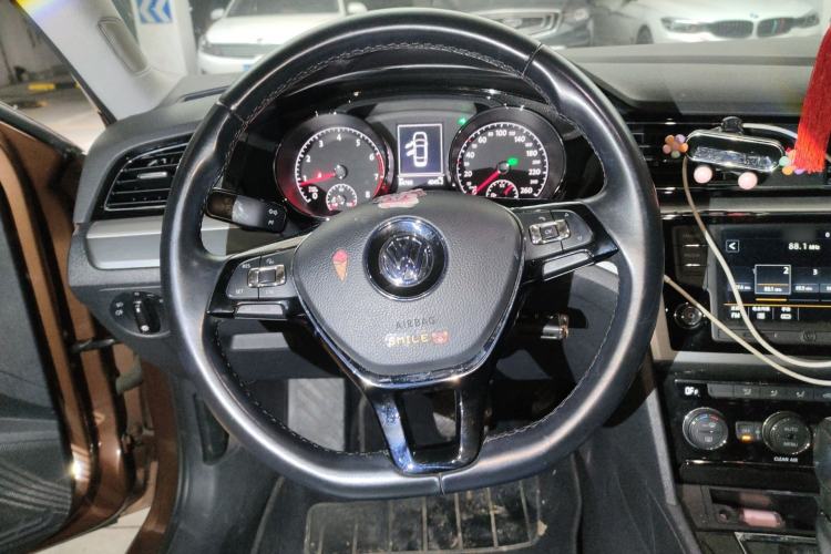 Used Volkswagen Lamando 2017 280TSI DSG Comfort Edition Steering Wheel