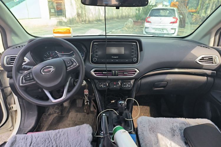 Used GAC Trumpchi GS4 2019 270T Manual Two-Wheel-Drive Elite Edition Center Console