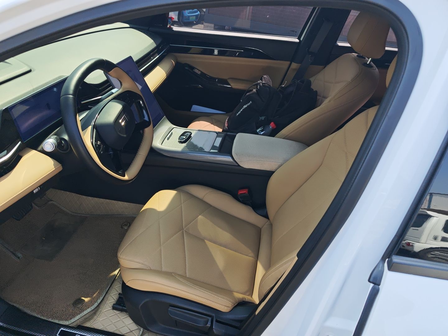 Переднее сиденье в автомобиле