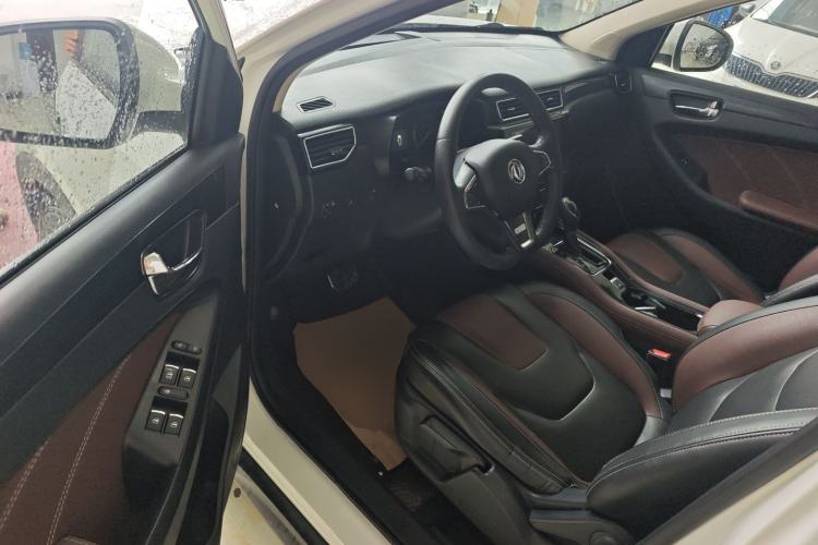 Used Dongfeng Fengon 580 2017 1.5T CVT Luxury Model Driver Seat