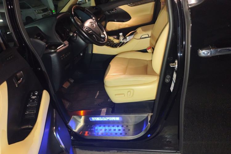 Used Toyota Vellfire 2023 Crown Dual-Engine 2.5L HV Prestige Edition Left Front Seat