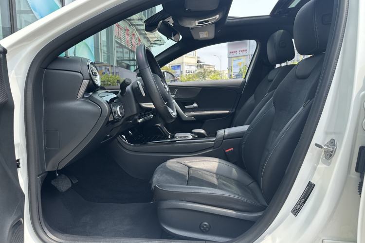 Used Mercedes-Benz A-Class 2022 Revised Version A 200 L Sport Sedan Fashionable Style Left Front Seat