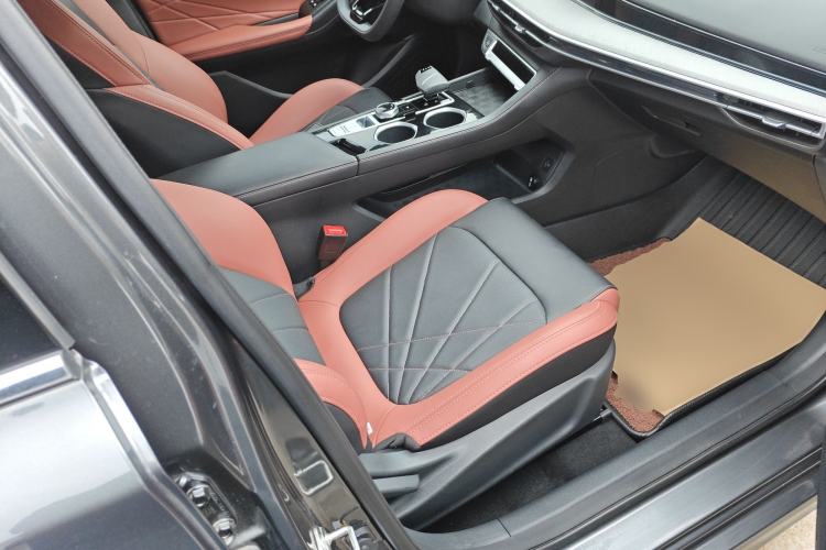 Used CHANGAN Eado 2023 Changan Edition PLUS Blue Whale NE 1.4T GDI DCT Prestige Version Right Front Seat