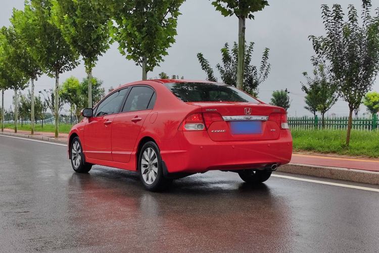 Used Honda Civic 2009 1.8L automatic luxury edition
