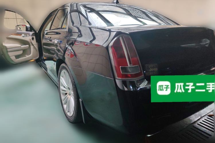 Used Chrysler 300C 2013 3.6L Luxury Edition Rear Left 45 Deg