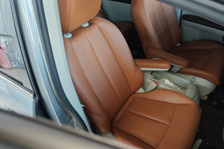 Used Buick GL8 2023 Land Executive Class Comfort Model