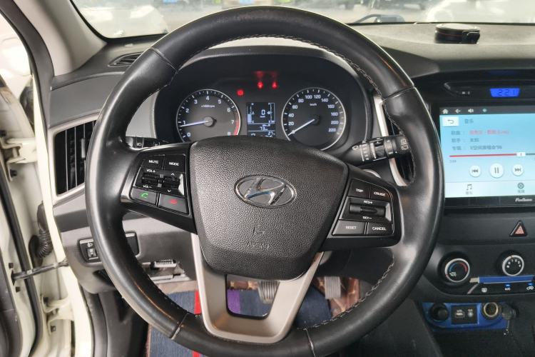 Used Hyundai ix25 2015 1.6L Automatic Two-Wheel Drive Smart GLS Trim Steering Wheel