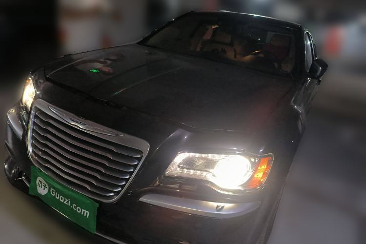 Used Chrysler 300C 2013 3.6L Premium Edition