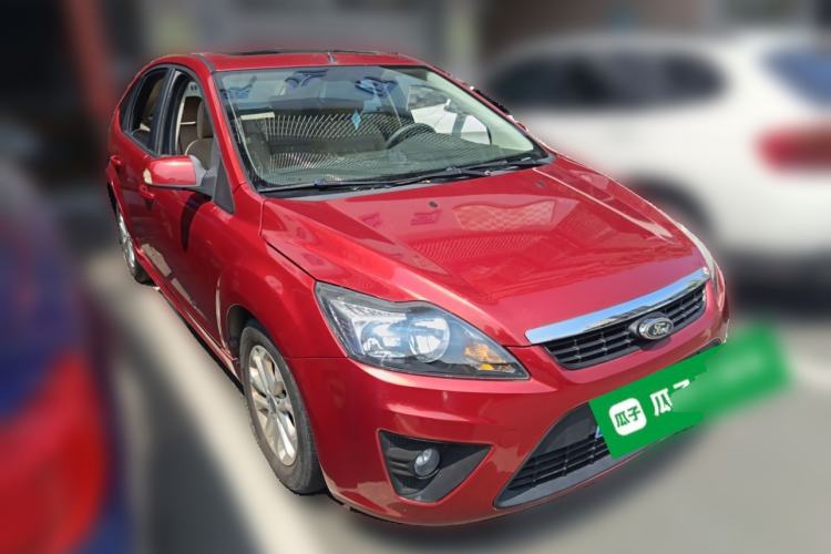 Used Ford Focus 2011 Hatchback 1.8L Automatic Fashion Edition Front Right 45 Deg