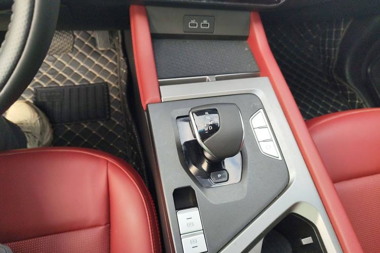 Used JETOUR X70S 2022 1.5T DCT Active Version 7-Seater
