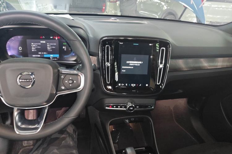 Used Volvo C40 2024 Long-Range PRO Version
