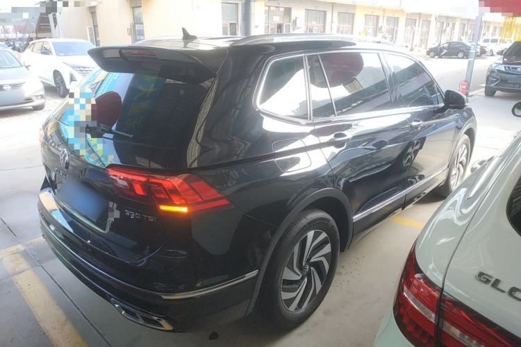 Used Volkswagen Tiguan L 2024 Outstanding Model 330TSI Automatic Two-Wheel Drive R-Line Dragon Glory Edition Rear Right 45 Deg