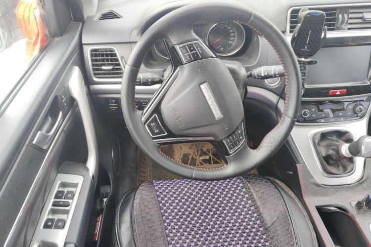 Used Haval M6 2019 1.5T Manual Two-Wheel Drive Elite Version China VI Standard Steering Wheel