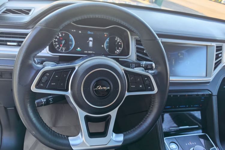 Used Zotye Domy X7 2017 Upgraded Edition 2.0T DCT Huangshan Model 7 Seats