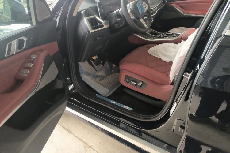 Used BMW X5 2023 xDrive 30Li Luxury M Sport Package