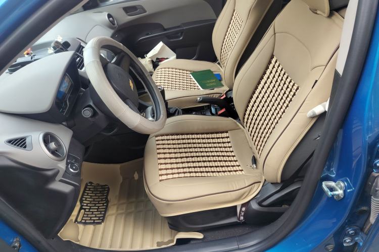 Used Chevrolet Aveo Sonic 2014 Sedan 1.4SL MT Comfort Edition Left Front Seat