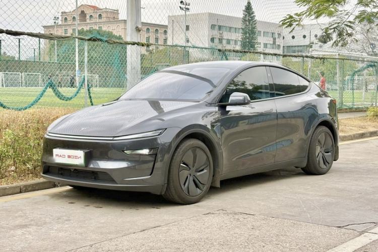 Used Tesla Model Y 2025 Rear-Wheel-Drive Version