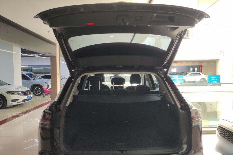 Used Volkswagen Tayron 2023 330TSI Two-Wheel-Drive Luxury Plus Advanced Version Trunk