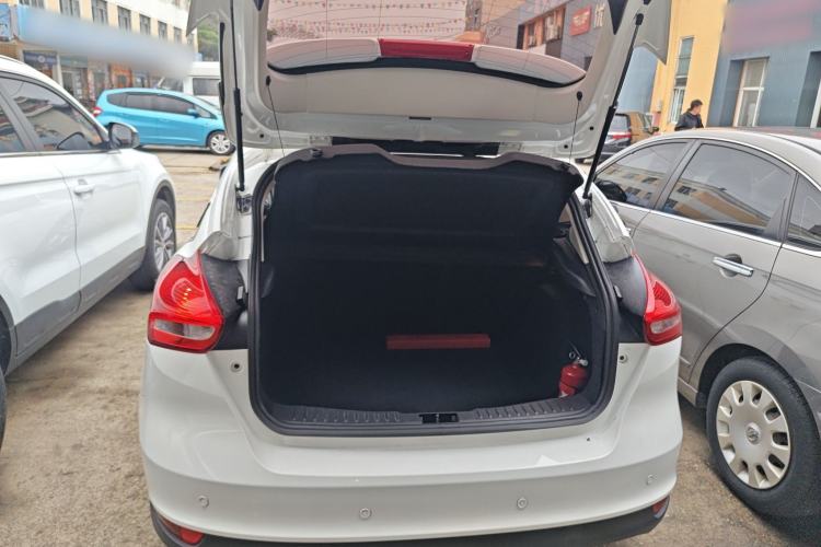 Used Ford Focus 2017 Hatchback 1.6L Automatic Comfort Plus SmartDrive Edition Trunk