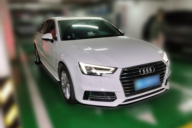 Used Audi A4L 2019 40 TFSI Ambition China VI Front Right 45 Deg