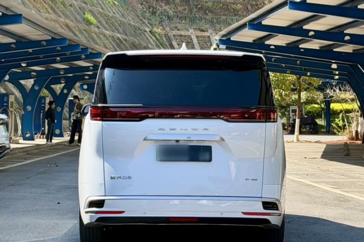 Used Denza D9 2022 EV 600 Four-Wheel Drive Flagship Model
