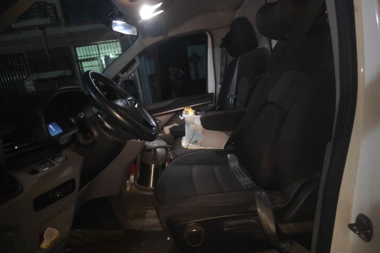 Used SAIC MAXUS Xintu V70 2023 2.0T Elite Edition Automatic Short Wheelbase Low Roof – 5/6 Seats
