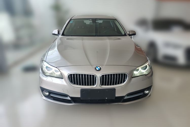 Used BMW 5 Series 2014 528Li Leading Model
