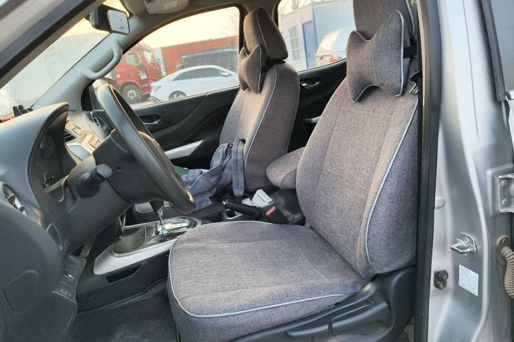 Used Nissan Navara 2017 2.5L Automatic 2WD Luxury Edition QR25
