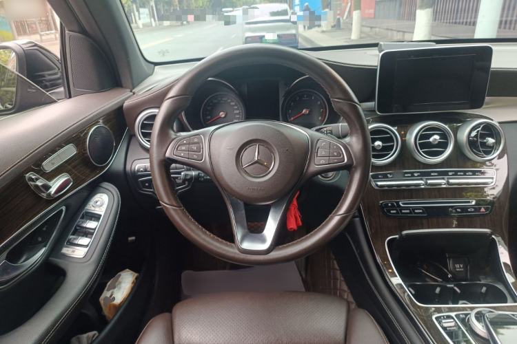 Used Mercedes-Benz GLC 2019 GLC 260 4MATIC Luxury Model
