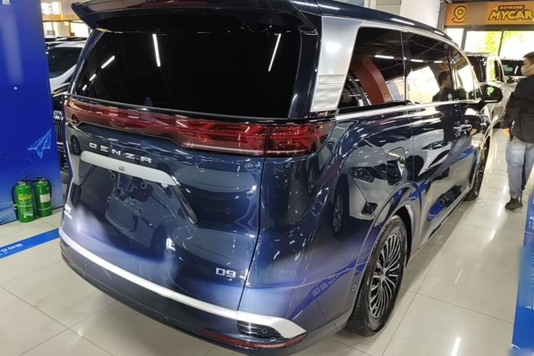 Used Denza D9 2022 DM-i 970 Four-Wheel Drive Flagship Model Rear Right 45 Deg