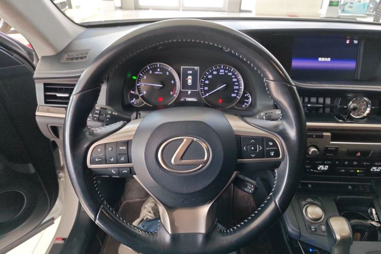Used Lexus ES 2017 200 30th Anniversary Edition

