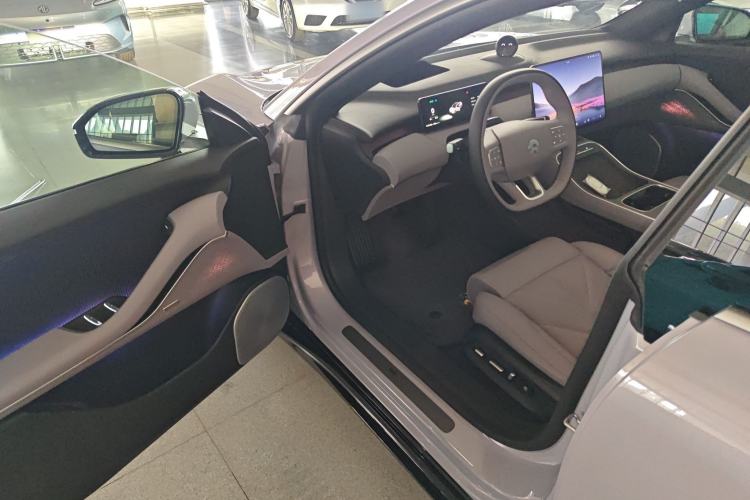 Used Nio ET5 2025 100 kWh Driver Seat