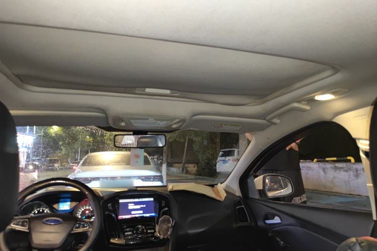 Used Ford Focus 2015 Sedan 1.6L Manual Fashion Edition