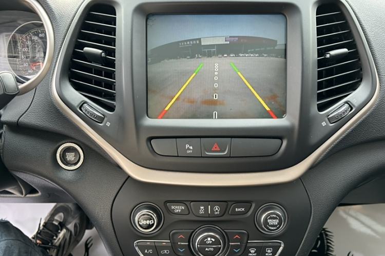 Used Jeep Cherokee 2017 2.0L Superior Edition