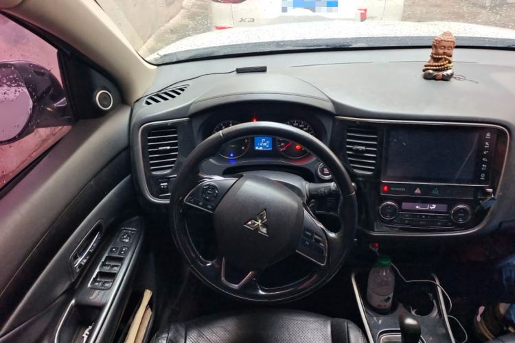 Used Mitsubishi Outlander 2018 2.0L Two-Wheel Drive Glory Edition 5 Seats
