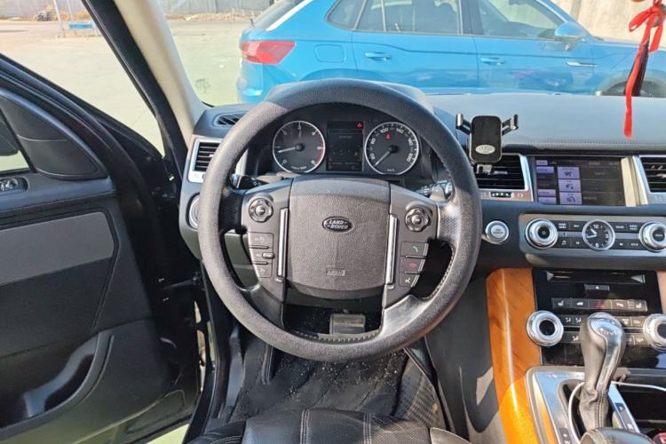 Used Land Rover Range Sport 2013 3.0 TDV6 Diesel Edition Steering Wheel