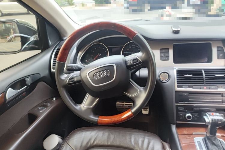Used Audi Q7 2014 35 TFSI Ambition Edition Steering Wheel