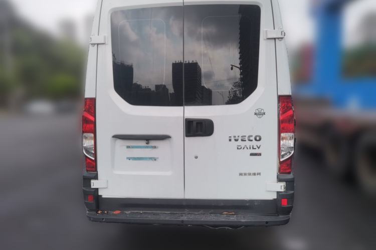 Used Iveco Eurocargo 2020 2.3T Manual Super Rui Long Wheelbase Short Overhang High Roof High Performance F1A

