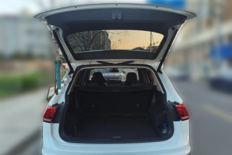 Used Volkswagen Tiguan L 2023 300TSI Automatic Two-Wheel Drive Smart Edition
