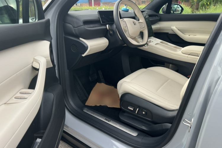 Used Nio ES6 2024 75 kWh Left Front Seat