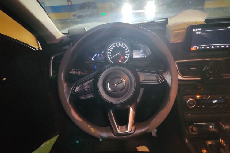 Used Mazda 3 Axela 2017 Sedan 1.5L Automatic Luxury Model China VI Standard